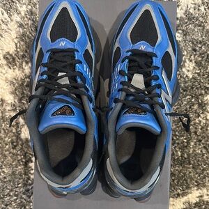 New Balance Men's Blue and Black Athletic Shoes
